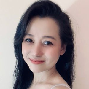Cô Giáo 4 Nghề Review