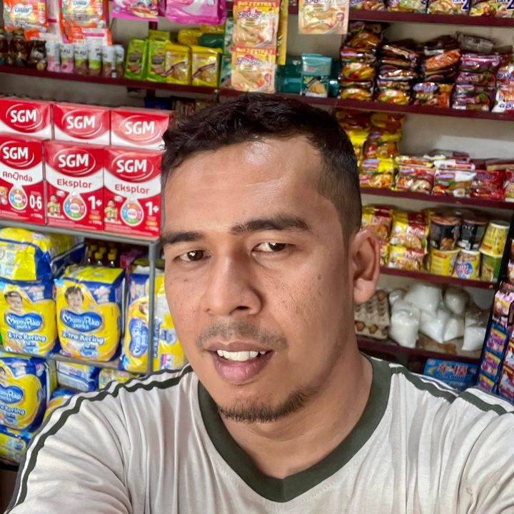 Heri diwarung
