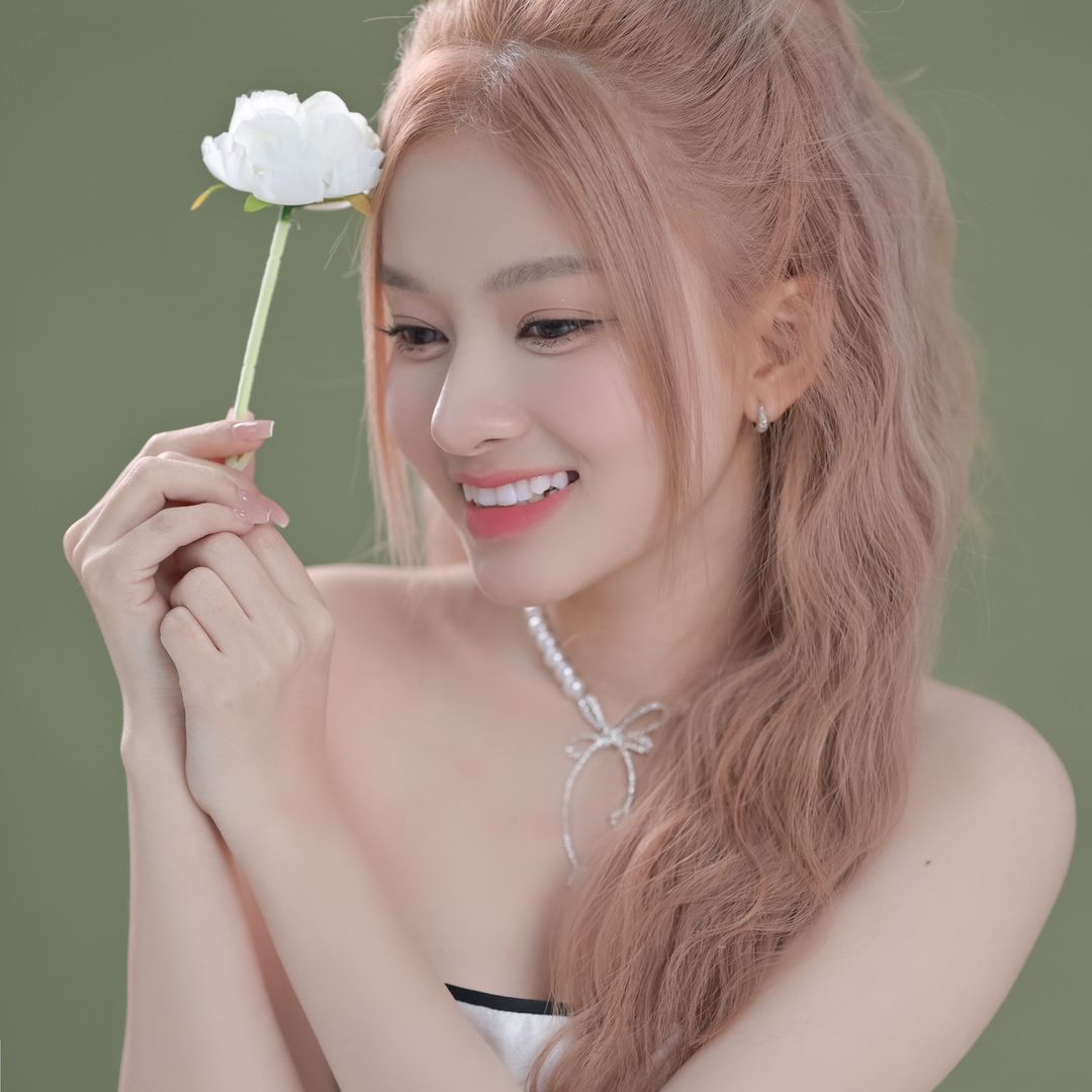 Út Nhị Mino