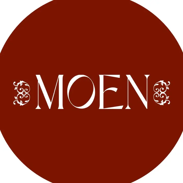 Moen_perfume_official