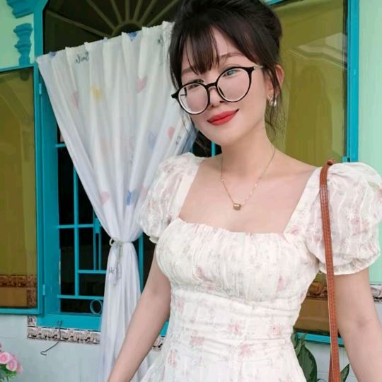 Tiệm  nhà Hiền Hậuu