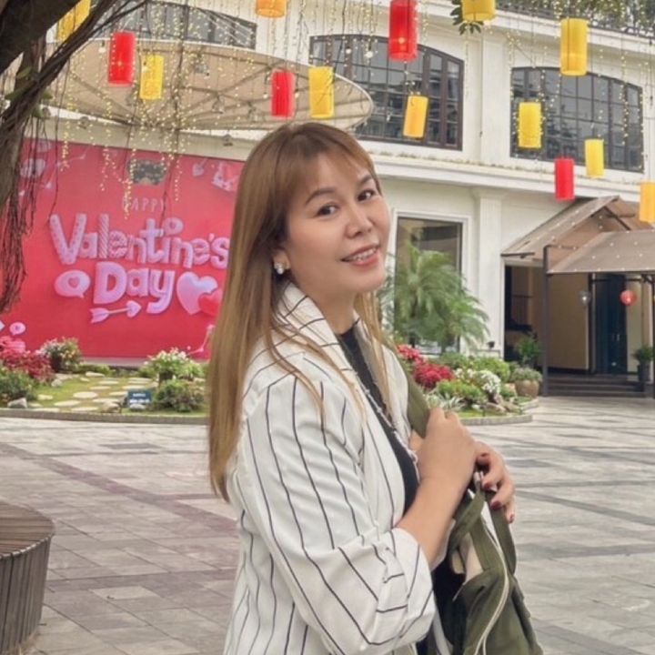 แม่พลอยโปรคุ้ม