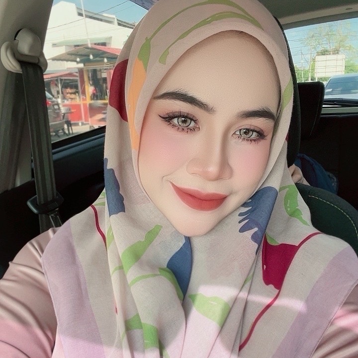 Founder Hayda Scarf