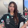 ออมชอบใส่ adidas