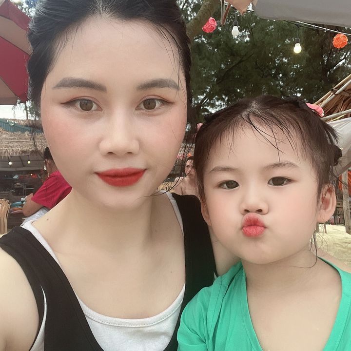 Mẹ của HaNa Nè