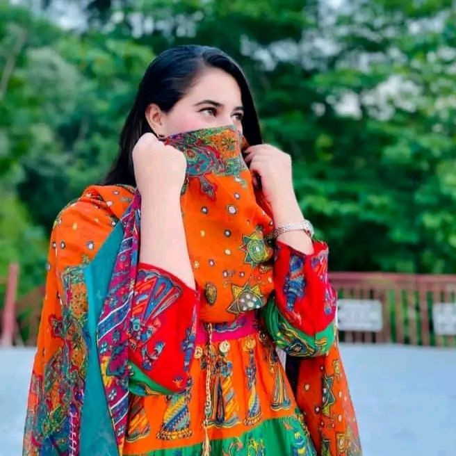 arooj_fatimaa