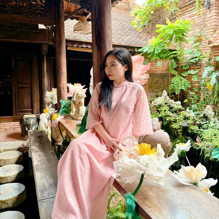 Mẹ và em bé Gạo