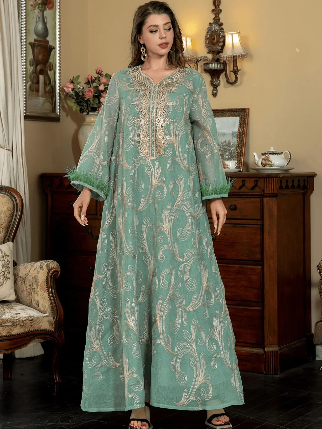 Women's Paisley Embroidery V Neck Arabian Dress, Modest Long Sleeve Maxi Muslim Dress for Party Daily Wear, Ladies Elegant Islamic Clothing for All Seasons, Modest Style Dress