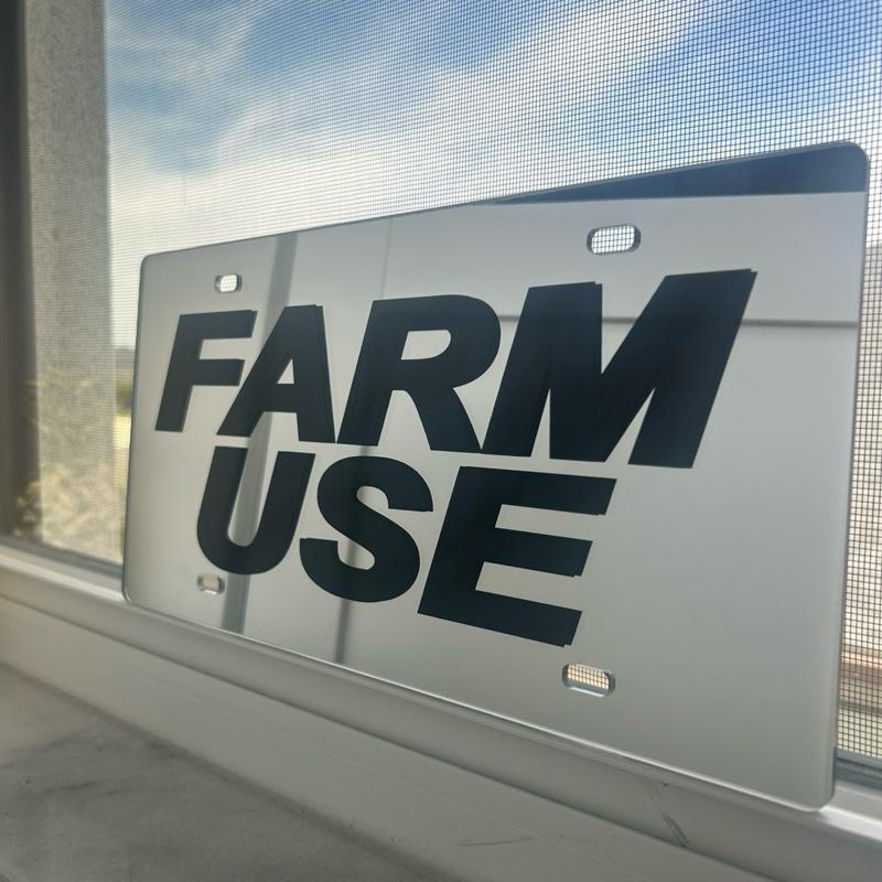 查看[Farm Use License Plate for Trucks and Cars]在TikTok的销量数据表现-FastMoss