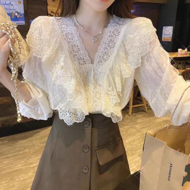 查看[เสื้อเบลาส์ลูกไม้คอวี พลัสไซส์ (150 กก.) สำหรับผู้หญิง ดีไซน์ไม่ซ้ำ ...