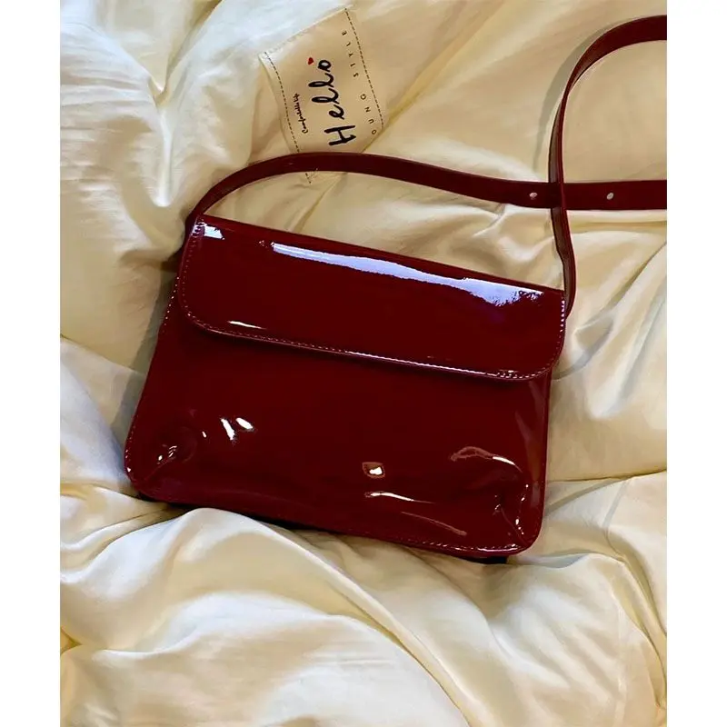 查看[Beg Persegi Kecil, Kulit Paten Merah Retro, Beg Ketiak, Fesyen ...