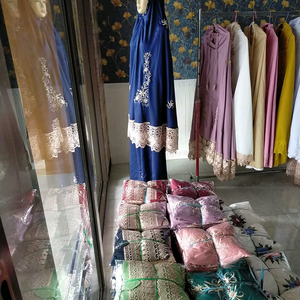 AL PUTRI MUKENA