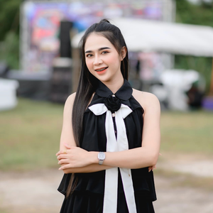 ร้านหญิงแอมป์