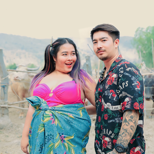 อีหวึ่ง(ลูกยายเเสง)