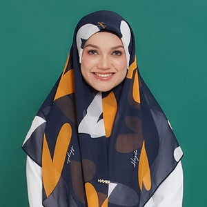 Hayda Scarf HQ