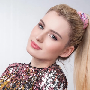 BAGUS ISTRI Shine Rusia