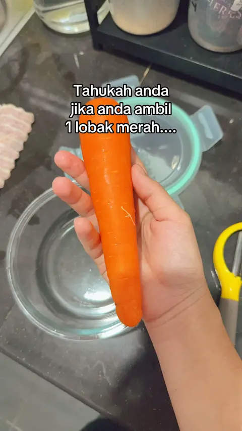 Tak sampai 5 minit dah siap. Cepat mudah senang sangatt!! #masakdirumah #resepisimple #resepimudah #lobakmerah #carrot #salad #sesame