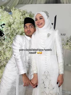 Siapa yang isteri tinggi tinggi angkat tangan kit!! Semoga murah rezeki selalu @Haqiemstopa dgn @jane ❤️💅 Tudung Aireena pakai Bawal Fairy code Offwhite hijab styling by @nureensharing @Farah ya & Attire by @BIANCABELLAOFFICIAL ❤️🫰🏻 #PIZZASCARF #hijabstylistpizzascarf #tudungbawalkahwin #howtowearpizzascarf #tudungbawalkahwinviraloriginal #bawalpizzascarf #pizzascarf #pizzascarfdrappingservice #pizzascarfcentre #hijabstylist #bawalfairy 