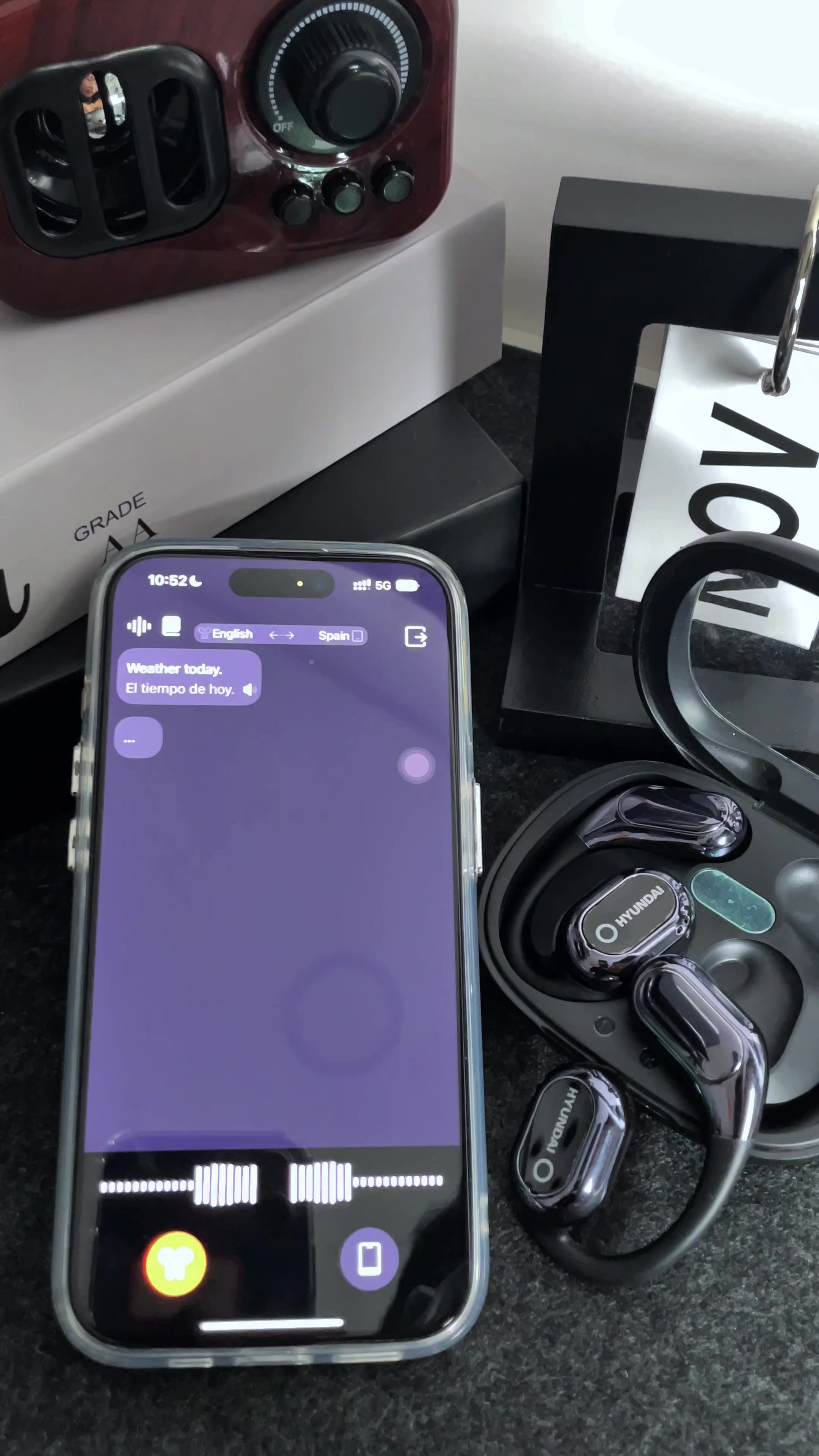 ¡Estos auriculares abiertos traducen hasta 75 idiomas diferentes! ¡Son absolutamente increíbles!#tiktokshopcybermonday #tiktokshopblackfriday #fyp #hyundai #translation #tiktokshopblackfriday2024 #tiktokblackfriday #blackfriday2024 #blackfriday #giftideas #gift #earbuds #translations #bluetoothheadphones #headphones #ai #earbudswireless #earbudsviral #christmas #christmastiktok #christmascountdown #christmasgift #christmasgiftideas #hyy16 