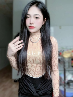 Không chỗ nào mà chê được ẻm luôn á #fyp #xuhuong #2306 @Nguyễn Thị Hoàng Trâm Live 