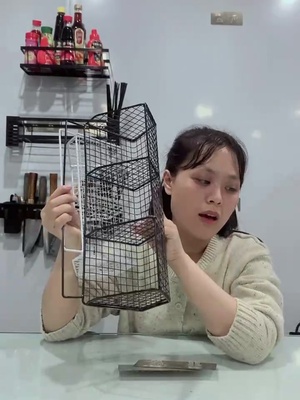 Kệ giỏ đựng hành, tỏi dán tường, kệ đựng gia vị gắn tường nhà bếp tiện lợi bằng thép sơn tĩnh điện - tặng kèm miếng dán. #kegio #kedunghanh #kegio #kebep 
