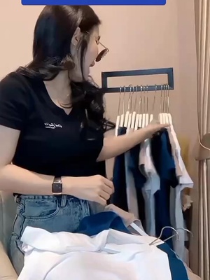 #เสื้อคอกลมแขนสั้น #เสื้อคอกลมแขนเต๋อ #เสื้อยืดคอกลมแขนขอบ #เสื้อยืดคอกลมแฟชั่น #เสื้อยืด 