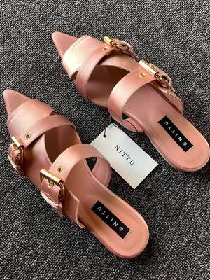 Unboxing Erlin Sandal Flat Mules dari @Nittu soooo pretty! Can’t wait to try! 💖 #unboxing #sandalwanita #nittu #shopmaster #WIBGajian #fyp #foryou
