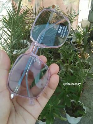 Photochromic na, sobrang elegante tingnan at talagang nag-iiba ang kulay kapag na aarawan ang glass na ito. Perfect sa mga babad sa gadgets at mahilig umawra.😎 #photochromic #photochromiceyeglass #eyeglass #eyeglasses #fyp #fypシ #fypシ゚viral #fypage #fyppppppppppppppppppppppp #foryou #foryoupage #foryourpage #foryoupageofficiall #fashion 
