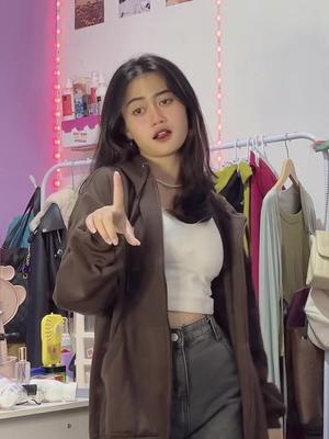 Hoodie zipper nya bestie ada dikeranjang kuning 