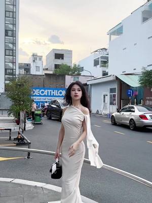 Trả lời @gialinh_18090 tr ơi mấy bà nổ ib hỏi váy nhiều quá, đừng có dại mua mấy ng vô cmt chỗ khác mua nha, k đúng chỗ đâu rồi đổ thừa tui  #thoitrangreview#thoitrangnu#vayditiec#vaynuxinh#tiípphoido#setnudep#tipsphoido 