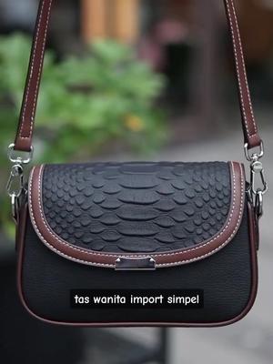 Sekarang udah ready yah Tas Fashion Import LUMINA Selempang Wanita Bahan Pu Kulit Leather Dengan Model Elegan Dan Motif Terbaru Cocok Dipakai Remaja Dan Dewasa Muat HP, Dan Dompet Lipat KC-41 #SL.337 cek aja keranjang kuningku🥰 #LuminaTasFashion #lumina #tasfashionimport #TasSelempangWanita #puleatherbags #taselegan #fashionterbaru #TasTerbaru #taswanitatrend #tasmuathp #dompetlipat #fashionremaja #taskulit #tasimport #taskeren #tascantik