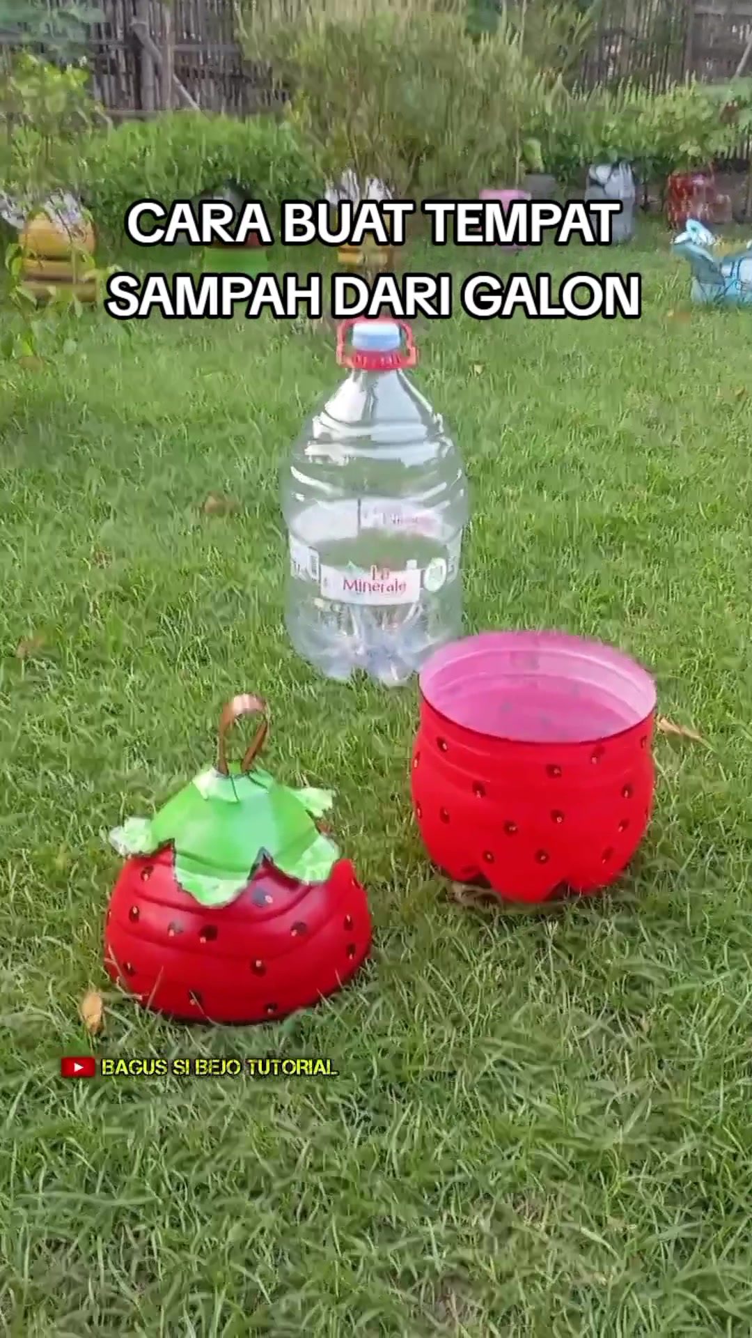 CARA MEMBUAT TEMPAT SAMPAH DARI GALON LE MINERAL BENTUK STRAWBERRY LUCUUUUUU