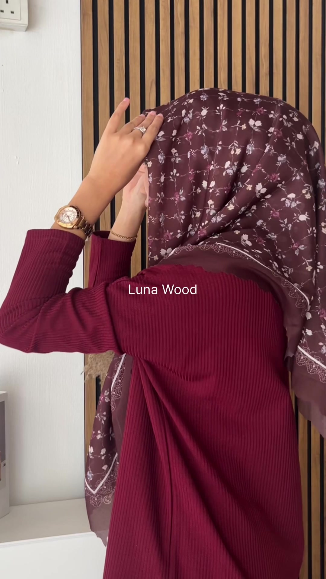 Yang tak tahu baju maroon nak matchkan dengan warna apa? nah kita suggestkan untuk awak 😘 #bawalprinted #bawalcotton #tutorialbawal #bawalcottonmurah #tudungbawal #bawalprintedmurah #racuntiktok #butikmelaka 