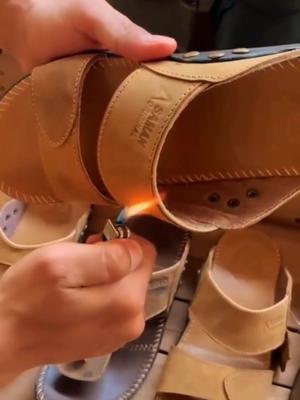 BAGIAN 18 | Loh loh gak bahaya tah !?  PROMOSI sandal saman sandal pria dari kulit sapi asli #promo #promosi #sandalkulit #sandalkulitasli #sandalkulitpria #sandalkulitoriginal #kulitsapiasli #fyp #soundviral #soundfyp 