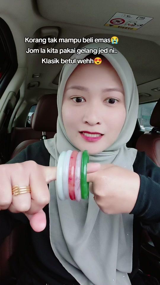 Wehhhh, memang betul-betul nampak klasik bila pakai gelang jed ni weh.. Harga dah la terlajak murrahhh #gelangjedviral