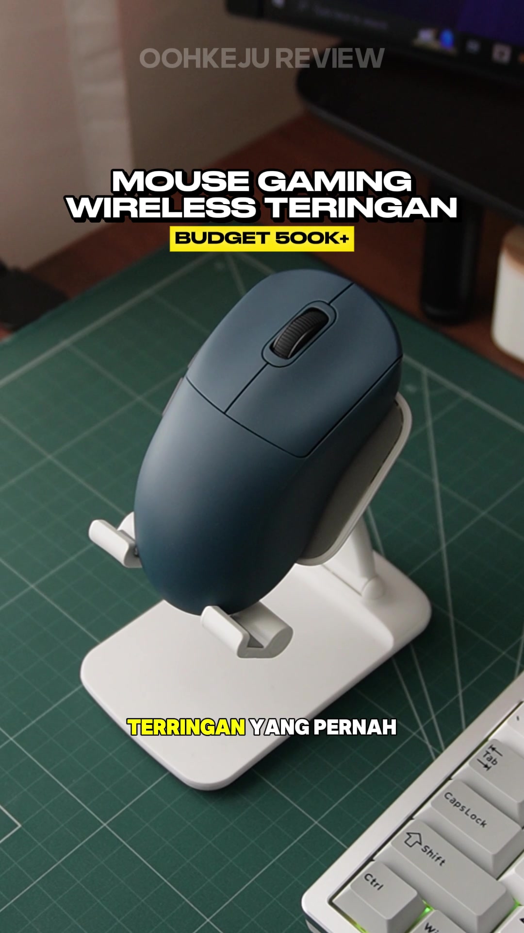 Press Play ICARUS V2 Mini ini mouse gaming wireless yang super ringan, cuma 48g, dengan desain kecil ambidextrous yang nyaman buat berbagai grip, terutama claw grip. Mouse ini juga punya visual unik lengkap dengan tulisan Mini dan aksen bulu burung. Coating-nya terasa lembut dan nyaman, plus ada free grip tape (meski aku lebih suka feel aslinya tanpa tape). Icarus V2 Mini ini dilengkapi 3 koneksi: dongle, Bluetooth, dan kabel, bikin fleksibel buat gaming atau penggunaan sehari-hari. Performanya yang uda mantap di kelasnya dengan sensor 3395 dan polling rate 1000Hz. Harganya mirip2 mouse gaming lainnya jg dengan spek serupa. Kalau kamu lagi cari mouse ringan yang nyaman dan cakep, langsung aja gaskeun! @Pressplayid  #pressplay #pressplayicarus #icarusv2mini #gamingmouse #mousegaming #mousewireless
