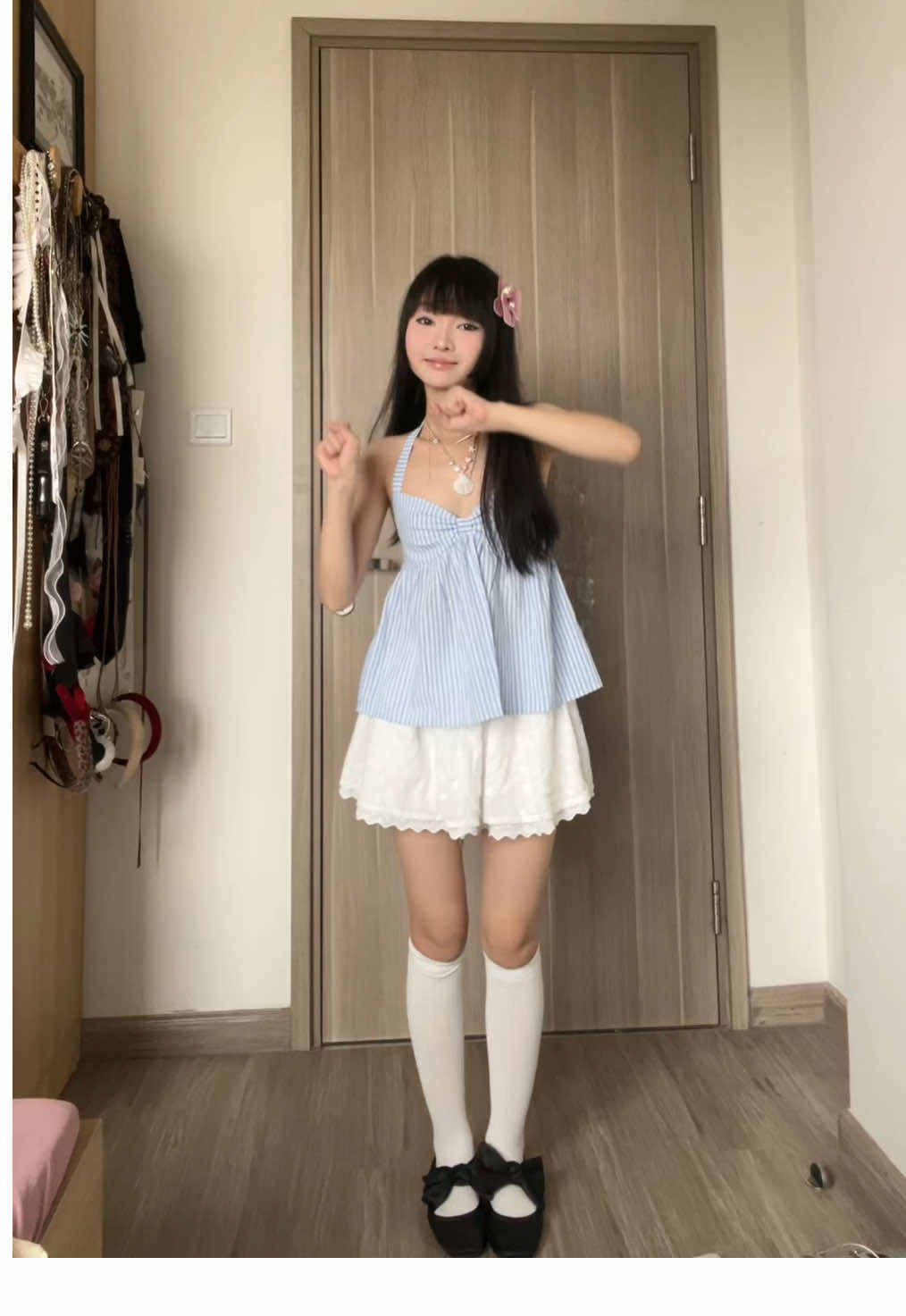 Áo yếm xinh mặc được siêu nhiều kiểu của @Areum.room  #areum #styling #ootd #phoido #fyp #viral #mixandmatch #outfitideas #thoitrang #outfitoftheweek #mam_oii #suamackan #outfitinspo 