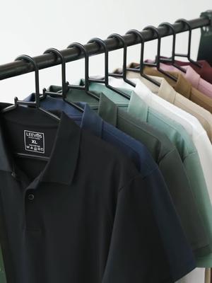 Anh em đã có chiếc áo polo basic như này trong tủ đồ của mình chưa? #leevusvn #leevus #thoitrangnam #aopolo #xuhuong #phoidonam #polo