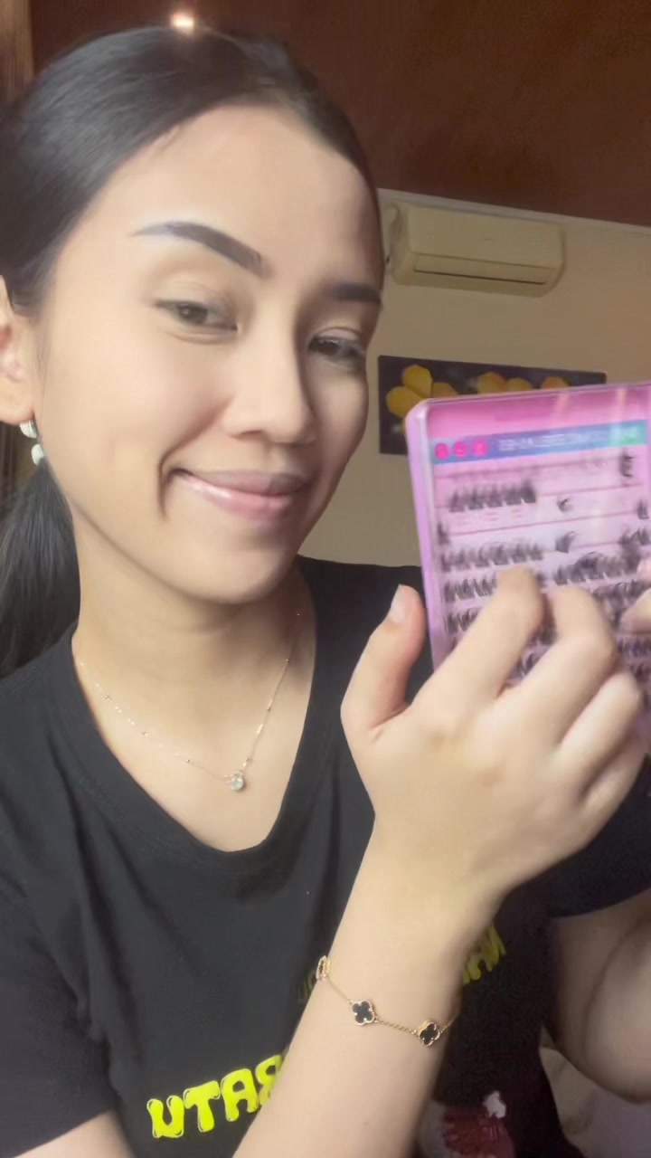 DIY lash favorite aku💋 btw aku pake yang “manga” tapi buat yang mau lebih pendek bisa pake satunya lagi🥹🫶🏻