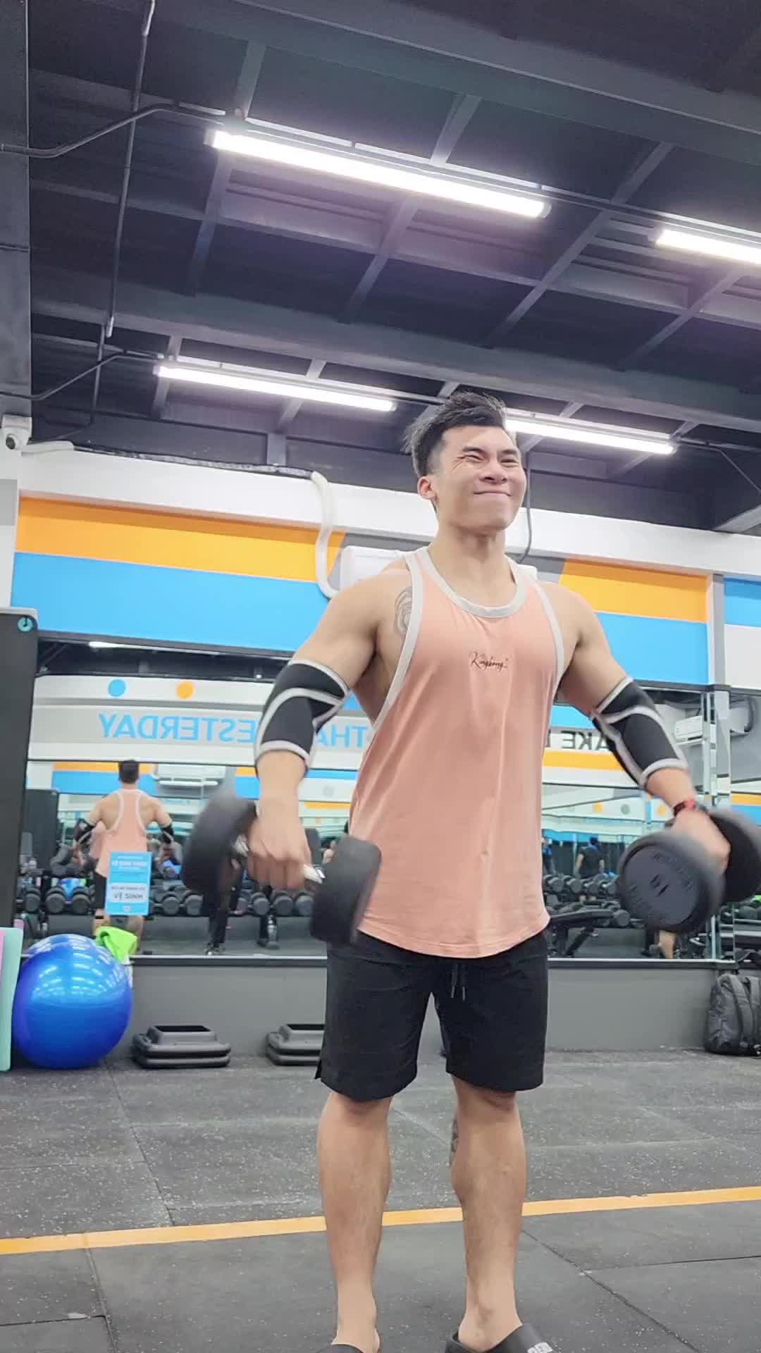 sáp vuốt tovs mìn dùng #TikTokAwardsVN #binufitness #binufitnessreview #hoangkimcot #thosanhoangkimcot #tapluyen #dinhduong #gym #gymmotivation #gymtok #gymhome #strongliftplus #gymhacks #gymtips #fitness #binucheckbody #checkbody🔥