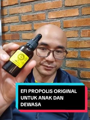 Dosis dan cara penggunaan Efi Propolis untuk Anak dan Dewasa. Anak Usia 2 tahun ke atas, gunakan 2-3 tetes 3x sehari. Untuk Dewasa 5-7 tetes 3x sehari. Saat batuk atau sakit lain, naikkan dosis Efi Propolis. Apa itu propolis? Yaitu resin tanaman yang diambil oleh lebah dan dimasukkan ke sarang lebah sebagai anti virus, menjaga ketahanan sarang tersebut. Propolis mengandung anti oksidan, anti Inflamatori, anti virus. Efi Propolis sangat bermanfaat untuk menambah daya tahan tubuh. #propolis #felixzulhendriphd #efipropolis #lebah #lebahmadu #madu #promo #murah