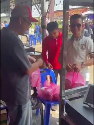 Tqqq sahabattt..sekali ambik 17 tu..swmoger d mirahkn rezeki abg ensem kita …yg mner lom mkn kebab abg mai sni syg ..manjung je @Adira Suhaimi