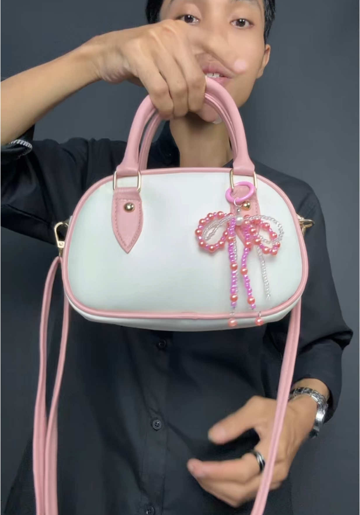 Rekomendasi tas selempang wanita lucu imut banget bisa muat hp,dompet dan makeup juga loh #taswanita #tasselempangwanita #rekomendasitasselempangwanita 