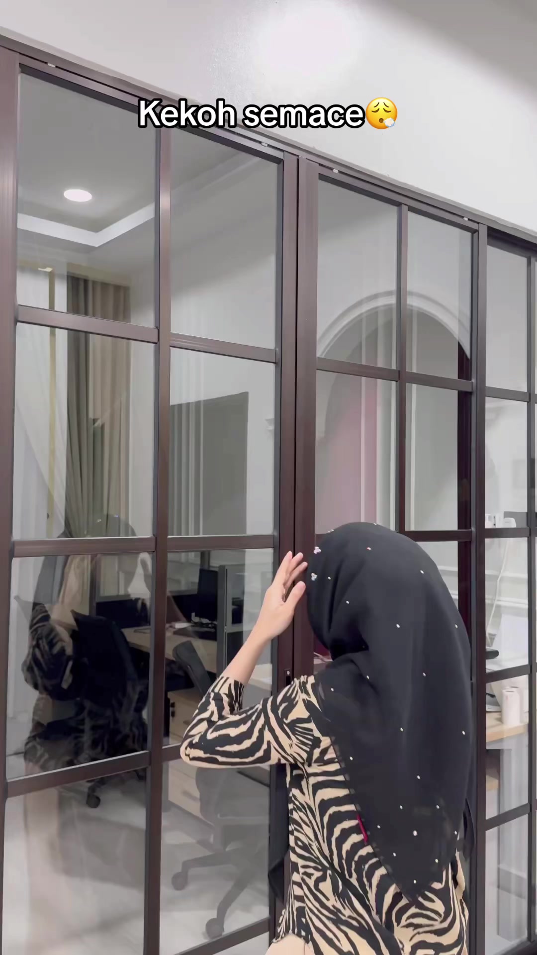 Bukan adik2 mirah je brehi baloh berkekoh, duo ni pun brehi jugok awok weii😮‍💨 Saling berkekoh pun masing2 sayang each other gittew hihi #ibuscrubbywna #founderibuscrubwna 