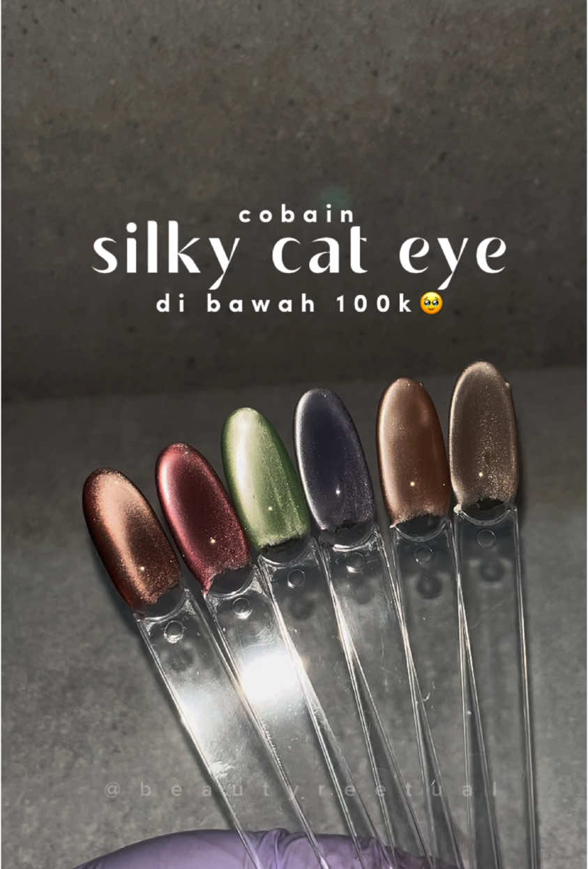 Nail gel silky cat eye dari Mefa @Modelones ID  yang secantik itu padahal harganya ga sampe 100rb dong, kaget banget liat hasilnya 😍 #cateyenails #cateyegel #nailgel #rekomendasinailart #gopekcengnailart #nailtok #nails #fyf #fyp 