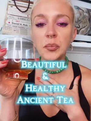 “It tastes like Mother Earth is putting her warm soft arms around me and giving me a big earthy hug!” We couldn’t have said it any better! Palo azul also has the benefits of green tea without the caffeine! 💙😃 #paloazul 