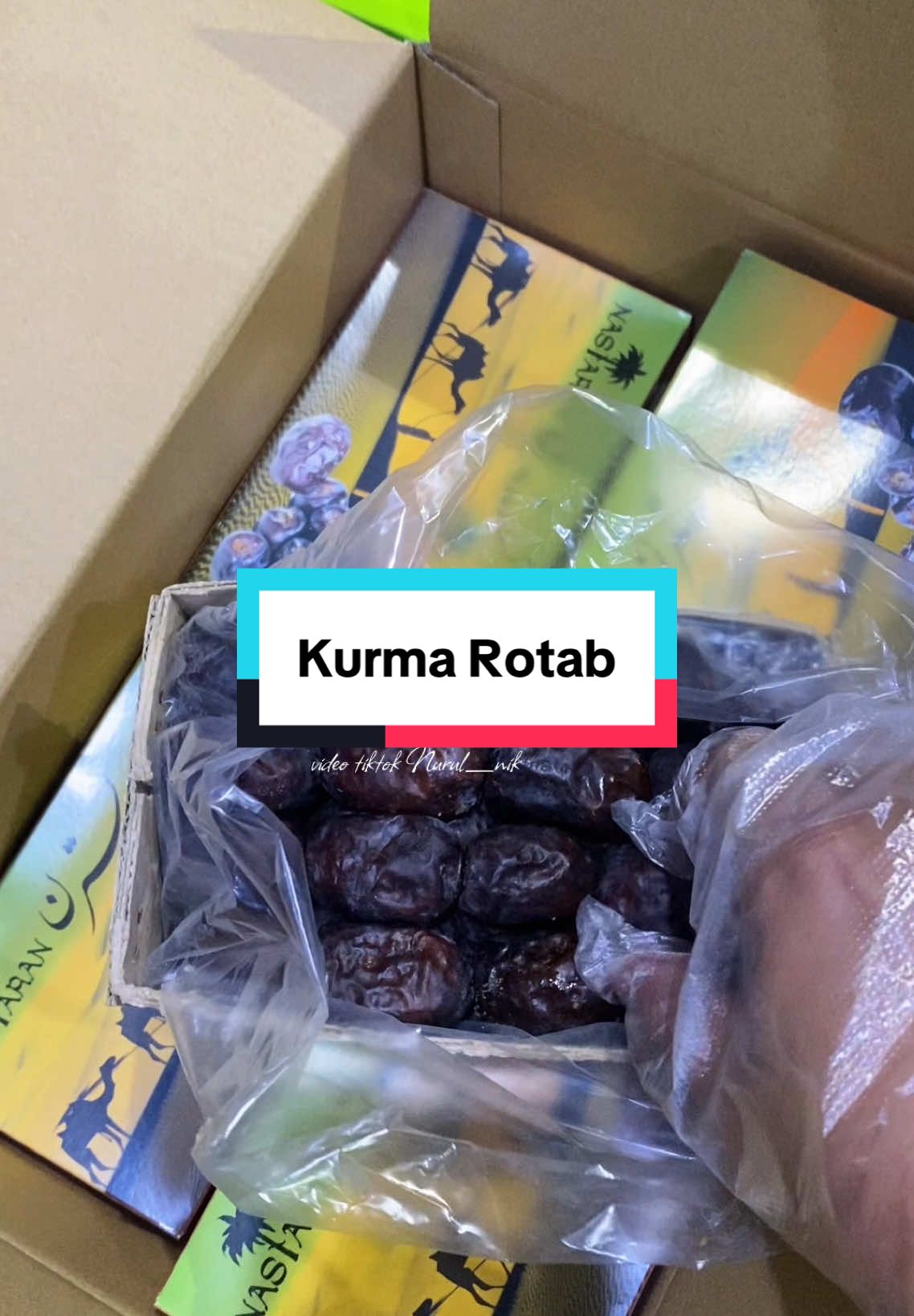 kurma rotab sejenis kurma basah.. kalau nak buat sedekah boleh beli satu ctn terus. #fyp #fypシ #kurma #sahur #ramadan #makanansunnah #sahurapa #kurmamurah #kurmabasah #kurmaajwa 