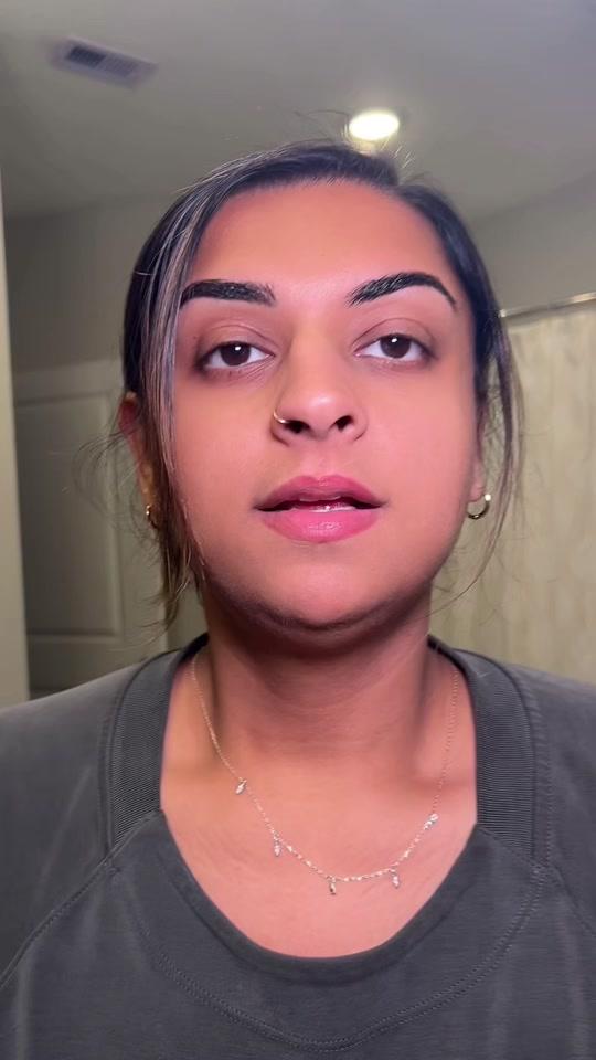 testing out Nina Pool’s sebaceous filaments removal hack 🖤 #ninapool #ninaghoulina #poreremoval #sebaceousfilament #ninapoolhacks #poreperfection #glassskinlook #glassskin #koreanskincare #oilcleanser 