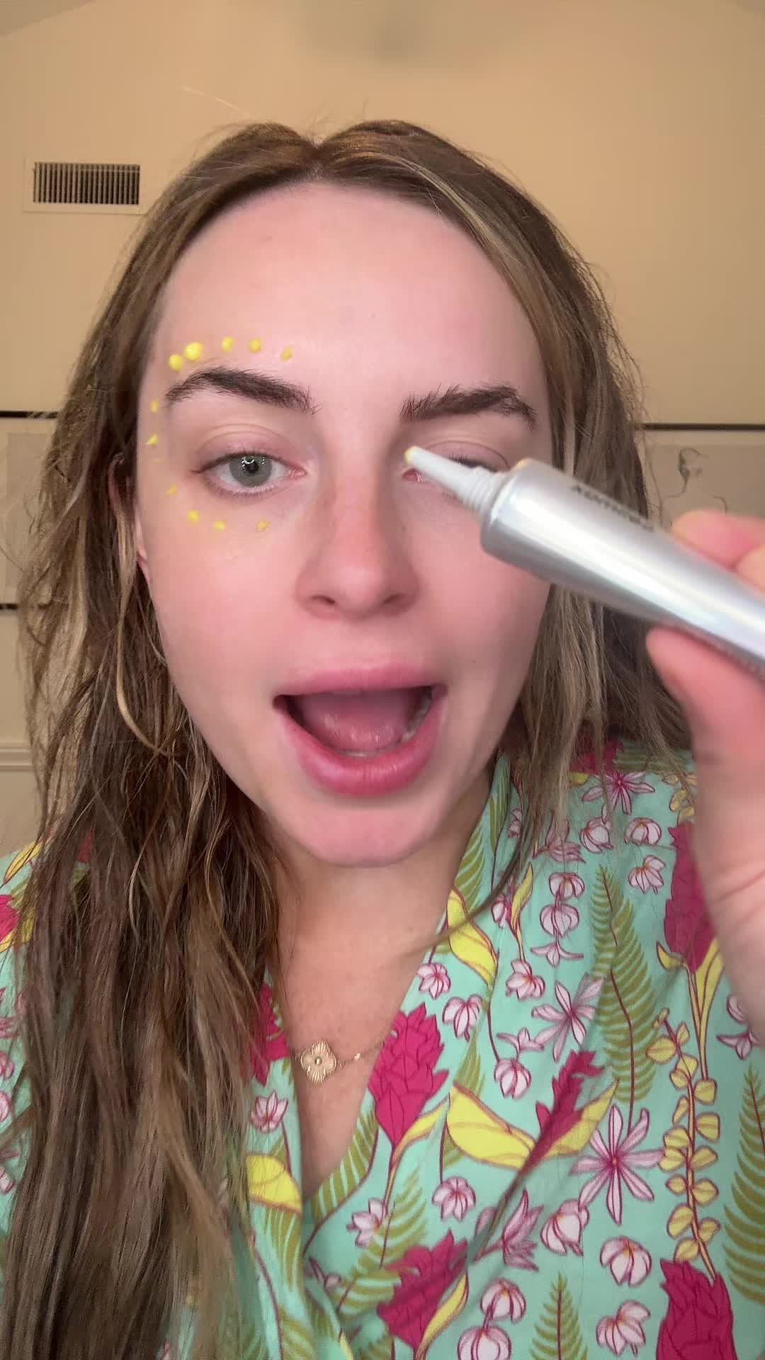 Yepppp to the girlie @brooklyn  who swore up and down on this, you're 100% my savior 😂😂 #celimax #retinol #celimaxretinolshot #retinolshot #vitaaretinolserum #dehydrationlines #wrinkles #smilelines #undereyelines #tiktokshopcreatorpicks #ttscreatorbash #koreanskincare #glassskin #tiktokshopmemorialday#skintok 