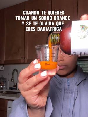 Vamos a repetir todos: sorbos pequeños, sorbos pequeños😂😩 #mangagastrica🦋🙏🦋 #wlsjourney #vsgcommunity #bariatriccommunity 